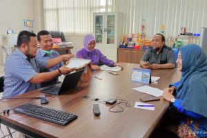persiapan presentasi PPID Poltera
